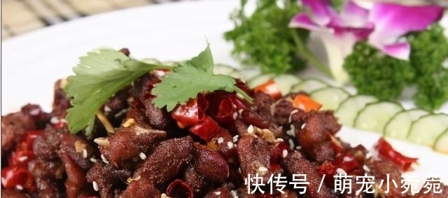 十五道饭店精品凉菜,川味十足,味型丰富,深受广大观众喜爱