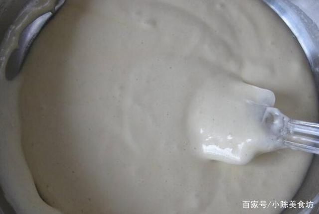 烙葱花饼时,不要只加葱花,多加一种食材,饼香软好吃有嚼劲