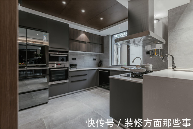 艺术画|140平四房改两房现代风设计,在删繁就简中呈现出诗意的空灵