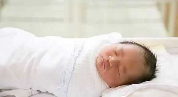 宝妈|照顾新生宝宝,老人容易掉入几个陷阱,爸妈及时阻止以免害了孩子