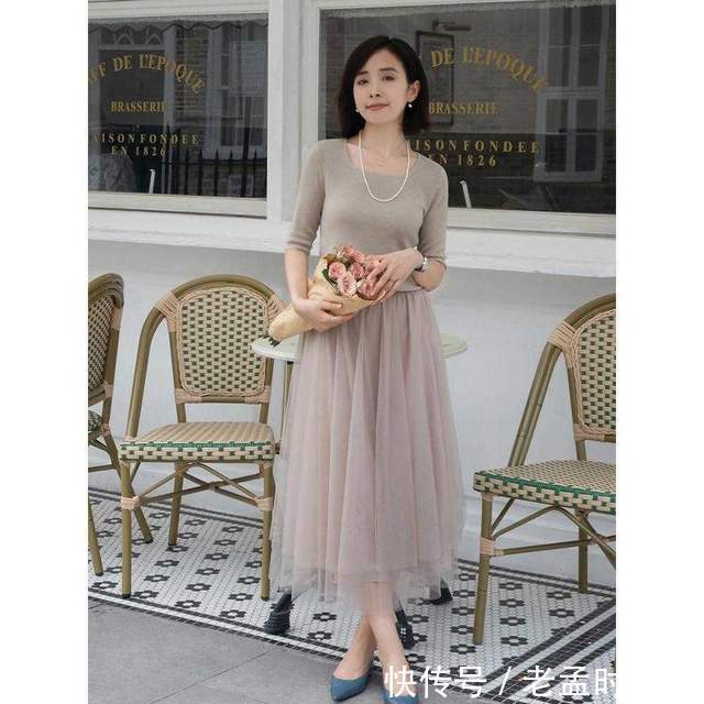 高跟鞋|秋季怎么少得了针织衫?搭配半身裙或阔腿裤,简约温柔还洋气