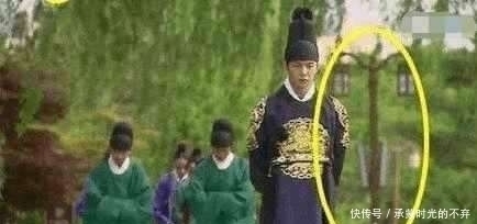 |搞笑又尴尬的穿帮，看一次笑一次，网友：导演脑洞太大了