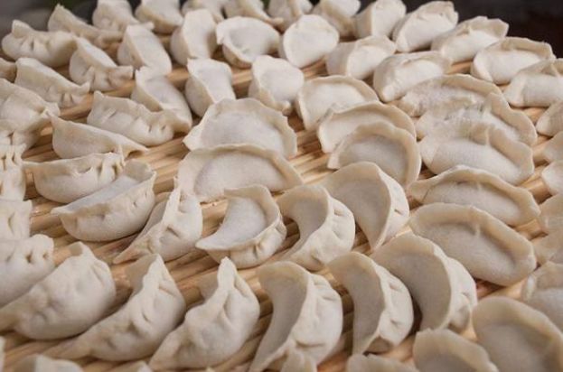 吃饺子，白菜韭菜不如这菜！用它拌馅，鲜香美味不油腻，好吃营养