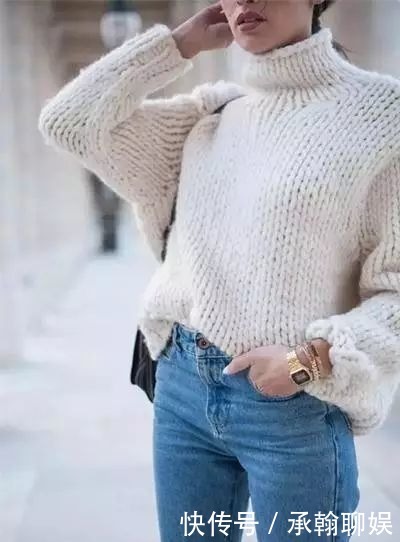 今年最火的高领毛衣，这样穿才够美！