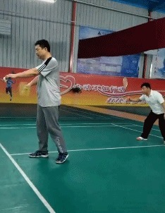|搞笑GIF:土豪的新娘就是霸气,人家卖的是黄金萌啊