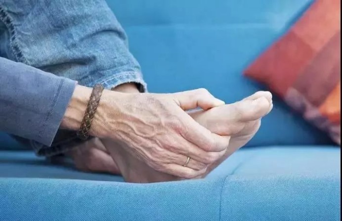 洗洁精|血管“洗洁精”发现，不是山楂水，放开喝，血管通了，大脑也健康