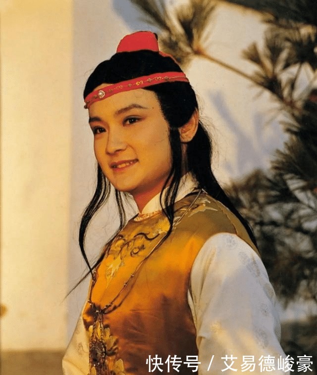 赵姨娘|赵姨娘:看红楼梦的人都说我粗鄙,可谁知道,我年轻时也是个晴雯