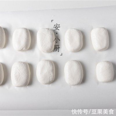 火爆的日式黄豆粉烤年糕！平底锅版，外焦内糯巨好吃