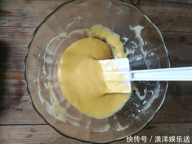 制作|一盒酸奶,2个鸡蛋,教大家轻松制作酸奶蛋糕,好吃到停不下来