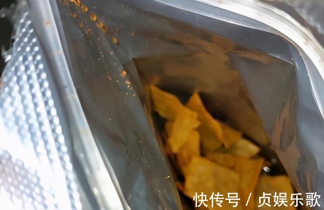 拼多多|挑战200块在拼多多买年货,连取3天快递,门卫大叔差点骂败家