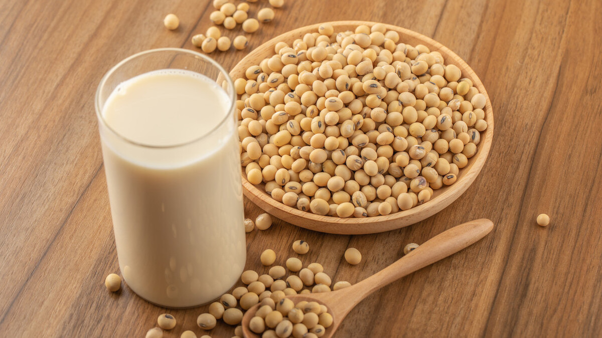 打豆浆时,不要只会泡水,多加2步,豆浆更香醇,无残渣无豆腥