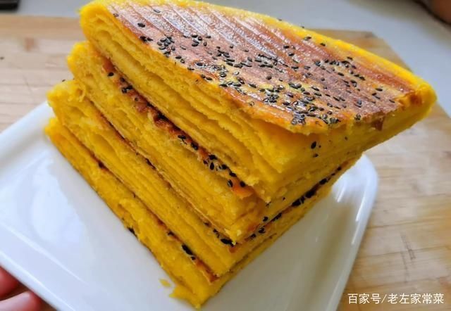 秋天的南瓜这样吃,加一碗大米,不蒸不煮,柔软多层,营养又解馋