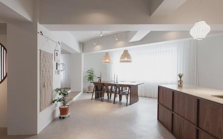 极简房子|这套80㎡的极简房子,将客厅改成起居室,发生了不可思议的改变