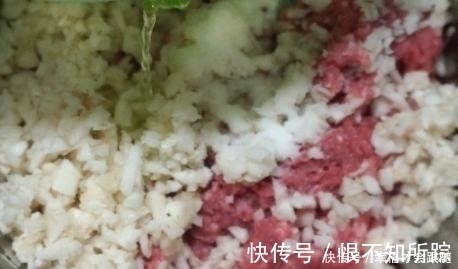 好吃|肉丸子加点它,香嫩不柴不油腻,又当菜又当饭,好吃得停不下来!