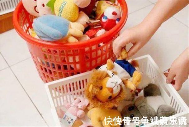 宝妈|宝妈“突袭”幼儿园,看到午餐后直接选择转学,家长:就吃这?