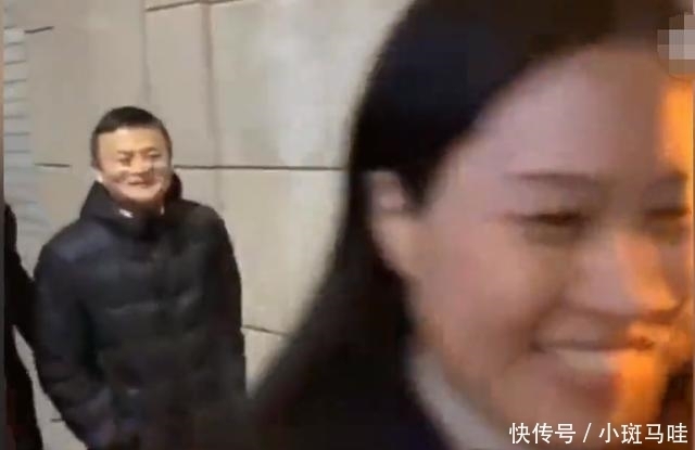 现场|马云夜访武大女生宿舍,现场欢声笑语!女博士晒合照却被吐槽P图