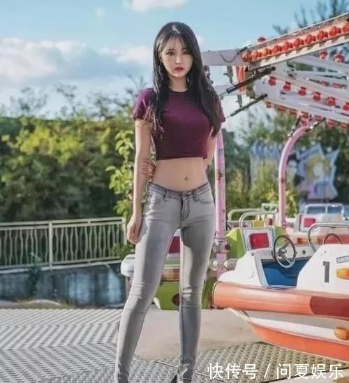 高跟鞋 牛仔裤体现出女人的气质, 小姐姐穿上牛仔裤,尽显性感女人味