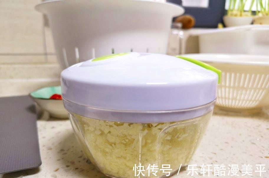 脆嫩|秋葵怎么做才好吃试试广东人的特色吃法，脆嫩多汁，清淡更健康
