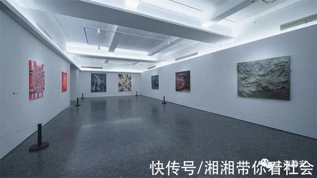 中国传统文化@24位艺术家的作品碰撞与交融，探究抽象艺术在上海的一百年→