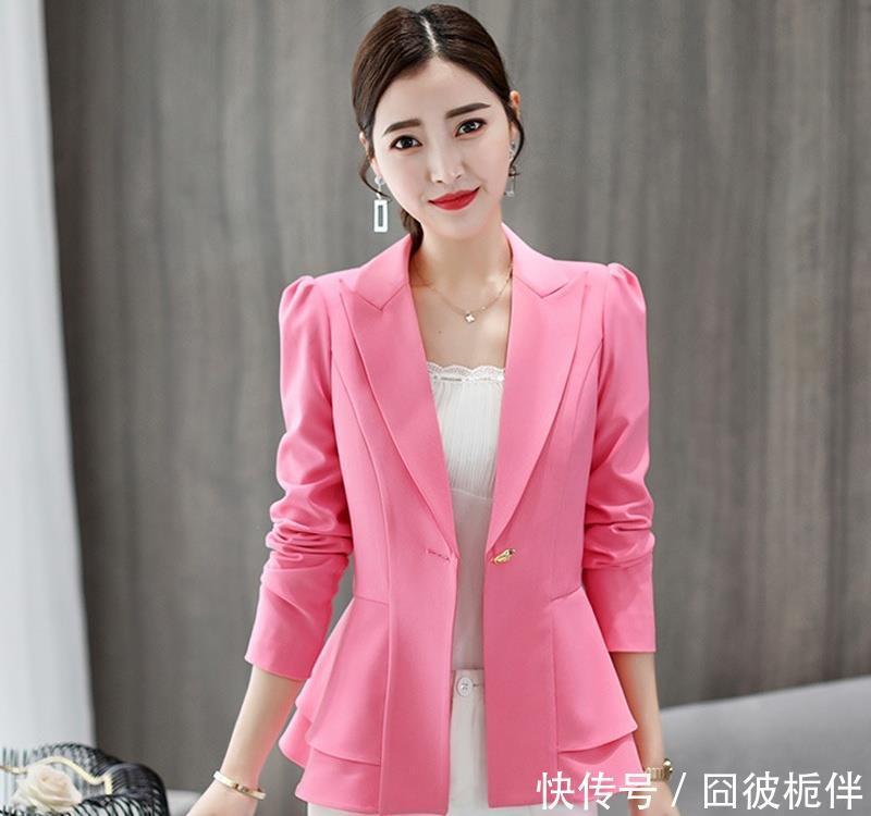 四五十岁女人别跟不上潮流,瞧瞧下面女人怎么穿,一个比一个美