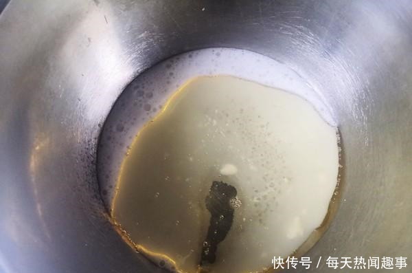 做蛋糕就要用烤箱教你一款无油小蛋糕,保证好吃到不想停