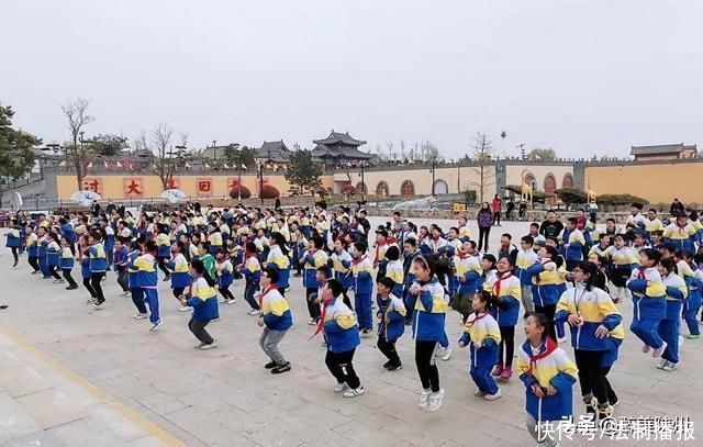 「陕州风采」陕州地坑院迎来了来自“天鹅号”的第四趟旅游专列