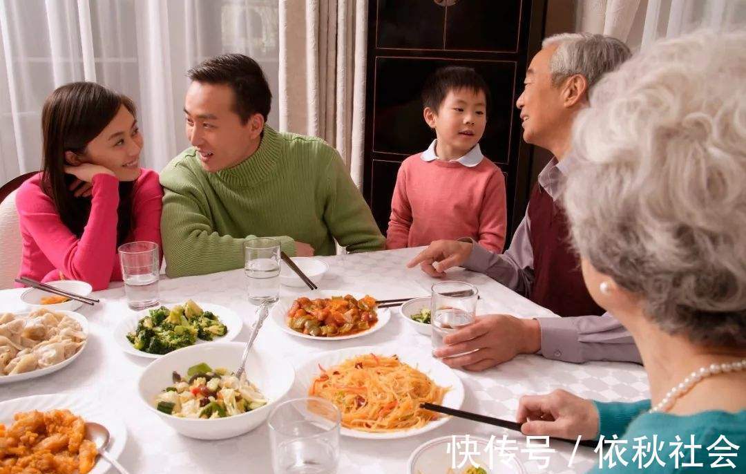 好孩子|父母制定良好的家规,才能教育好孩子,好的家规可以从饭桌上开始