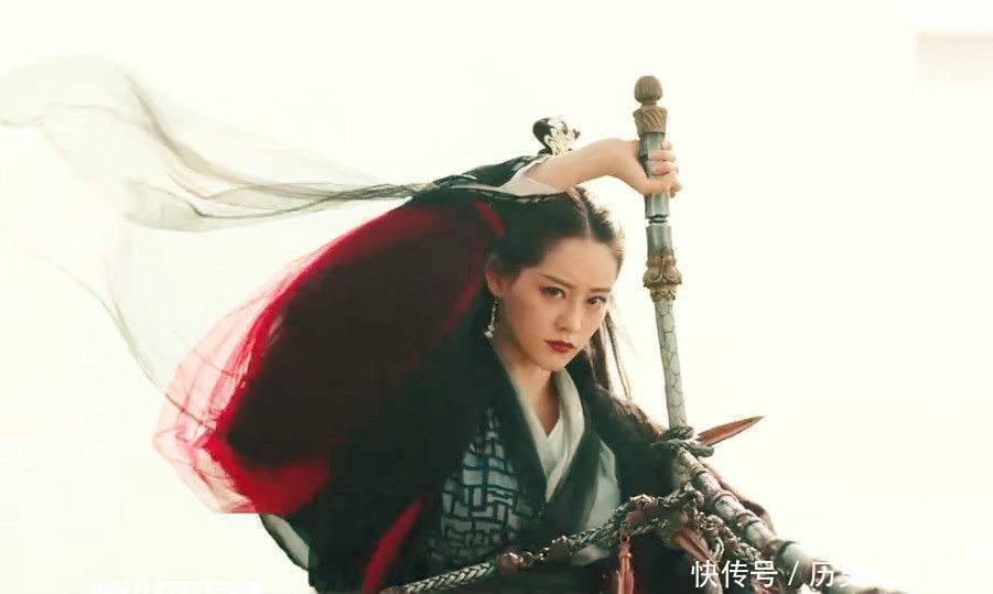 垃圾|为何九阴白骨爪在《射雕英雄传》中垃圾,《倚天屠龙记》中厉害?