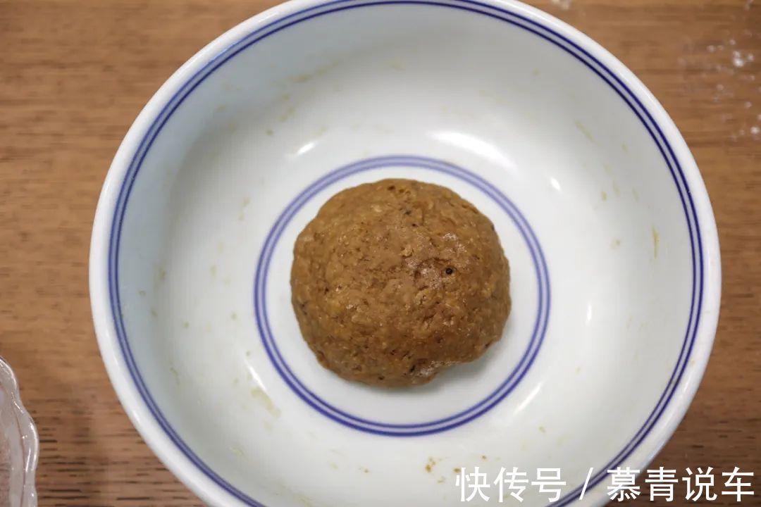 红糖|5块搞定的小零食，家有面粉就能做！2个鸡蛋1碗面，家有孩子快收藏！
