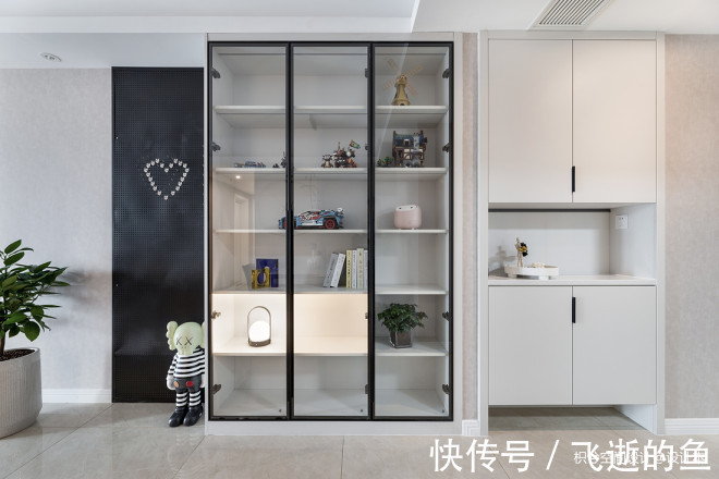 透明柜|123㎡入户透明柜面+亲子墙,超温馨!