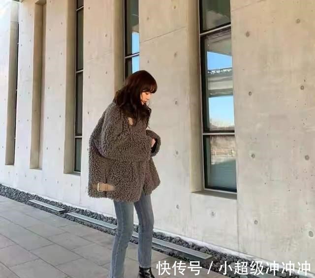 裤装 会打扮的女人，懂得“上短下长”的穿搭法，显瘦显高，适合小个子！