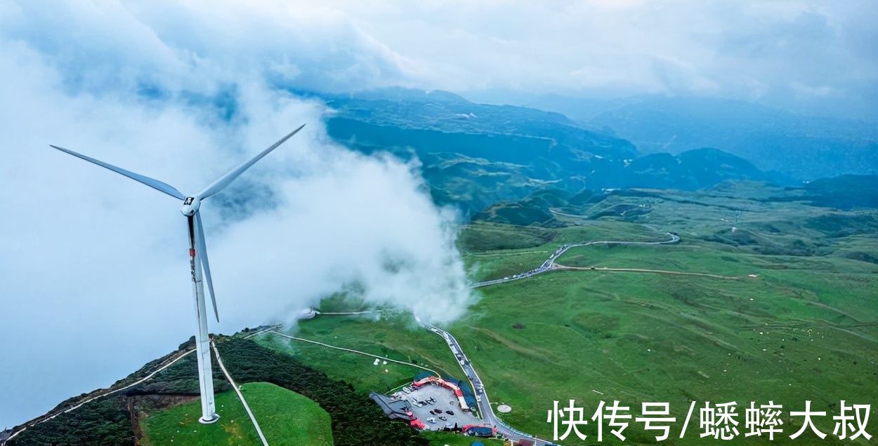 乌蒙大|白云悠悠，青草茵茵，贵州一人间仙境景点出圈了，观光娱乐一体