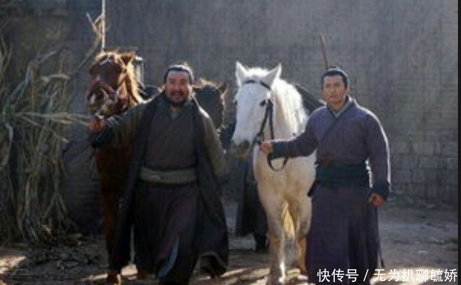 大战|岳飞回家路上遇牛皋，两人大战一场结为兄弟，真是不打不相识