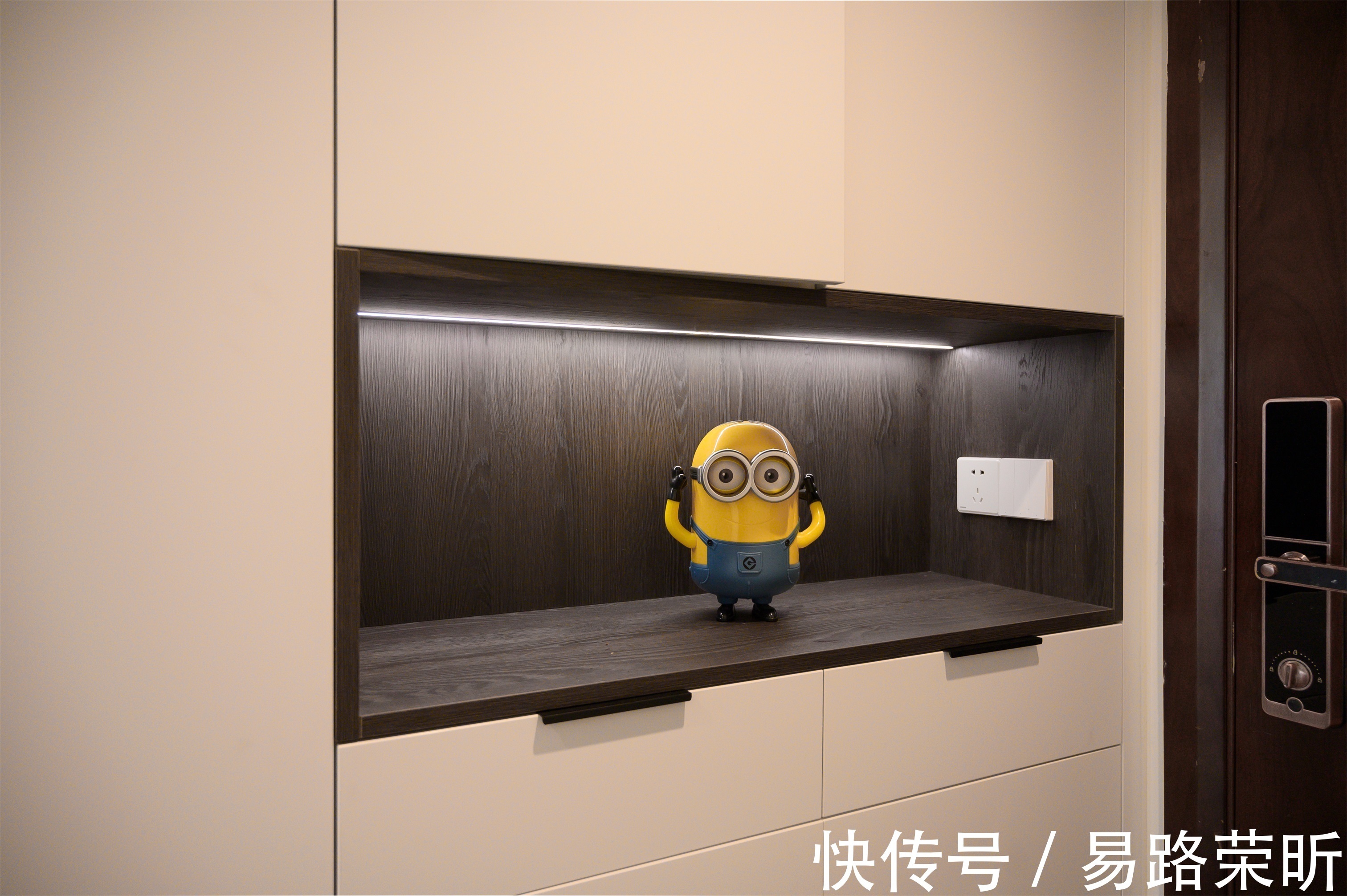 过道|家是温柔的避风港,寒夜归来时的一盏灯,是记忆里的温存,放不下的牵挂。