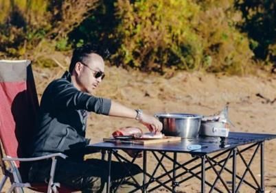 汪涵把火箭少女认成火车少女,李诞教科书般救场,网友:高情商