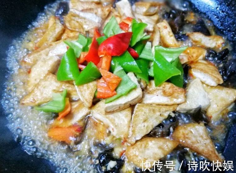 不粘|煎豆腐,直接用油煎就错了!多做一步,不粘锅不破皮,香嫩不易碎