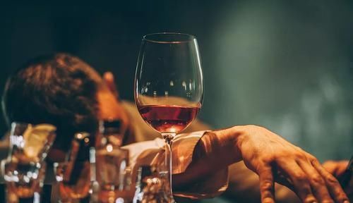 鸡内金|4种蔬菜是“伤胃冠军”,吃得越多,胃病越重,劝你早早撤下餐桌