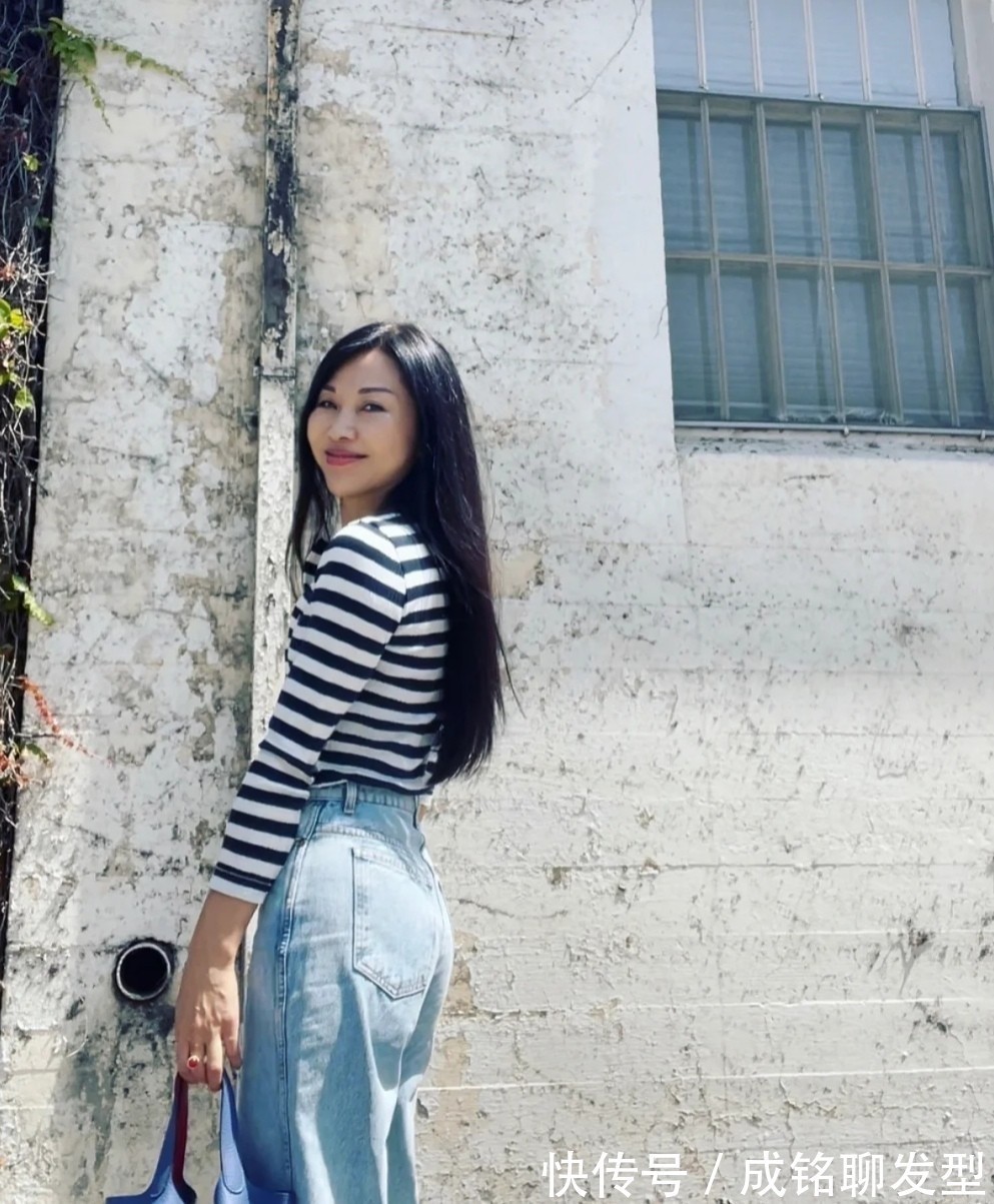 无龄感|女人会穿必然与众不同,52岁博主优雅大气的穿搭,美得别有韵味