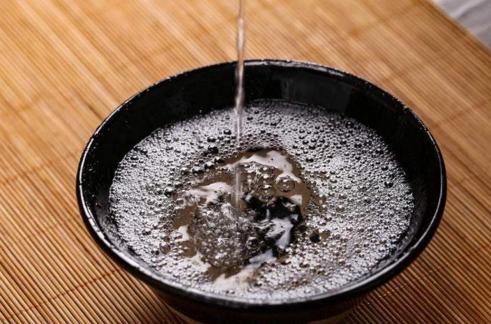 日常生活中|生姜泡白酒,解决很多人的难言之隐,好多人不知道,快看看吧!