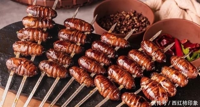 回国|英国小伙来中国,回国后跟朋友哭诉不要信中国人的“美食”