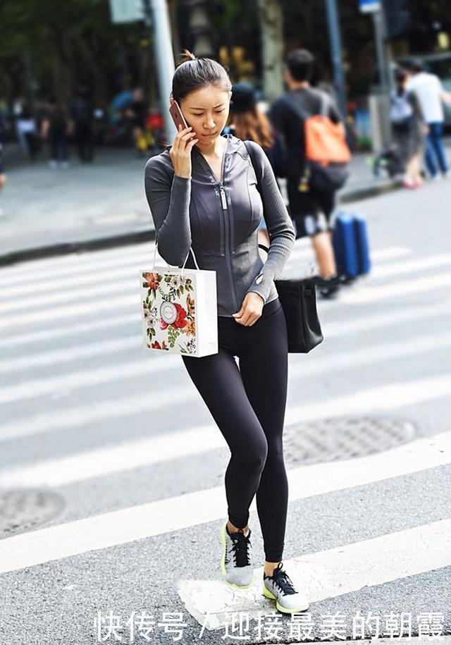 下身|打底裤小姐姐的打扮不乏气质感，显出个性潮流！回头率超高