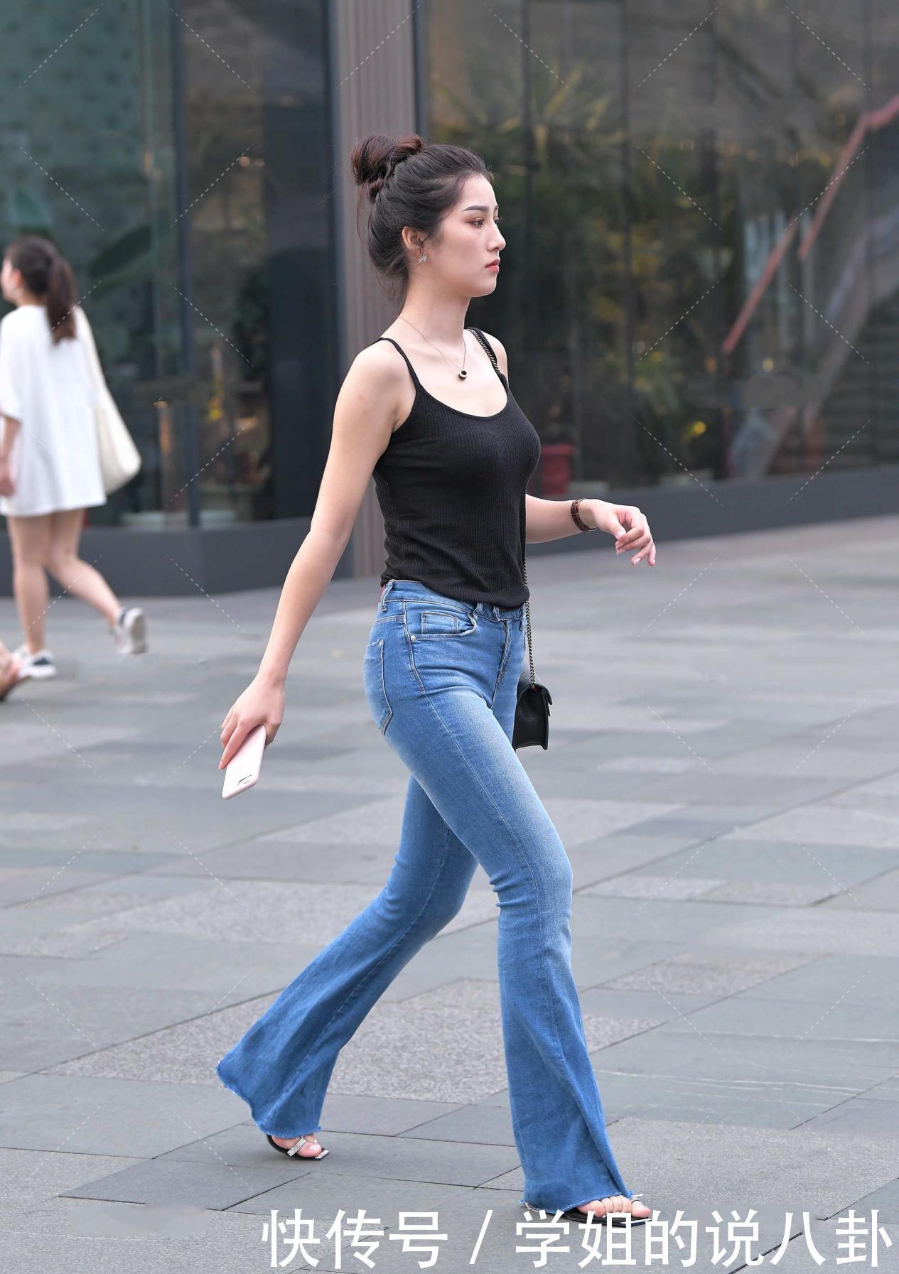 黑色背心简单百搭,选对搭配方法,潮流高级