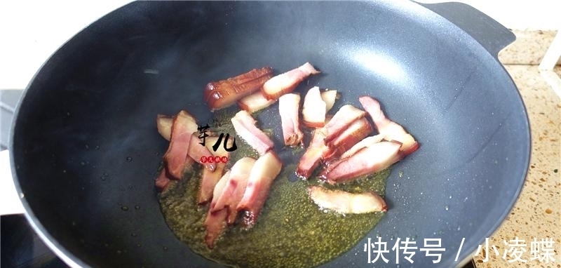花菜|干煸花菜烧腊肉,做法简单,香辣可口,比饭店的好吃,下饭又下酒