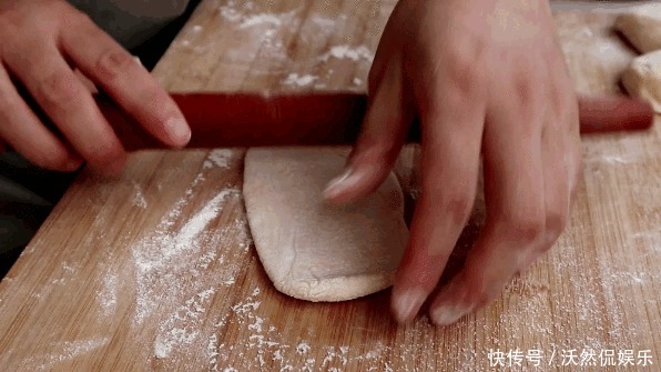 新疆|家庭版“烤包子”,不用发面,皮脆馅香,保证你吃一次就念念不忘