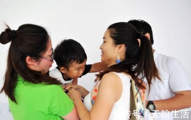 孩子|宝宝多大上幼儿园合适?3岁只是一个门槛,具备这三项技能再上