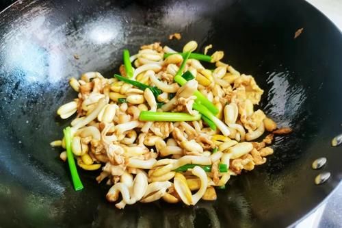 手软|秋季这食材不好买，焯水后加料一炒，鲜香脆爽又下饭，遇到别手软