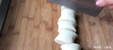 茄子|茄子别直接炒着吃了,教你一个新吃法,做法简单味道足,比肉还香