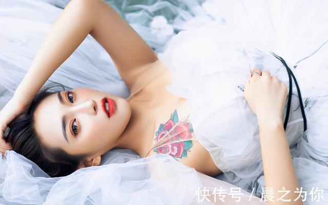 深蹲|01后成为健身后浪,健身3年腰臀比0.69,她是怎么做到的?