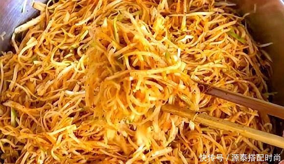 这菜酷似萝卜,8毛钱一斤,遇到要多买些,腌起来冬季吃最美味