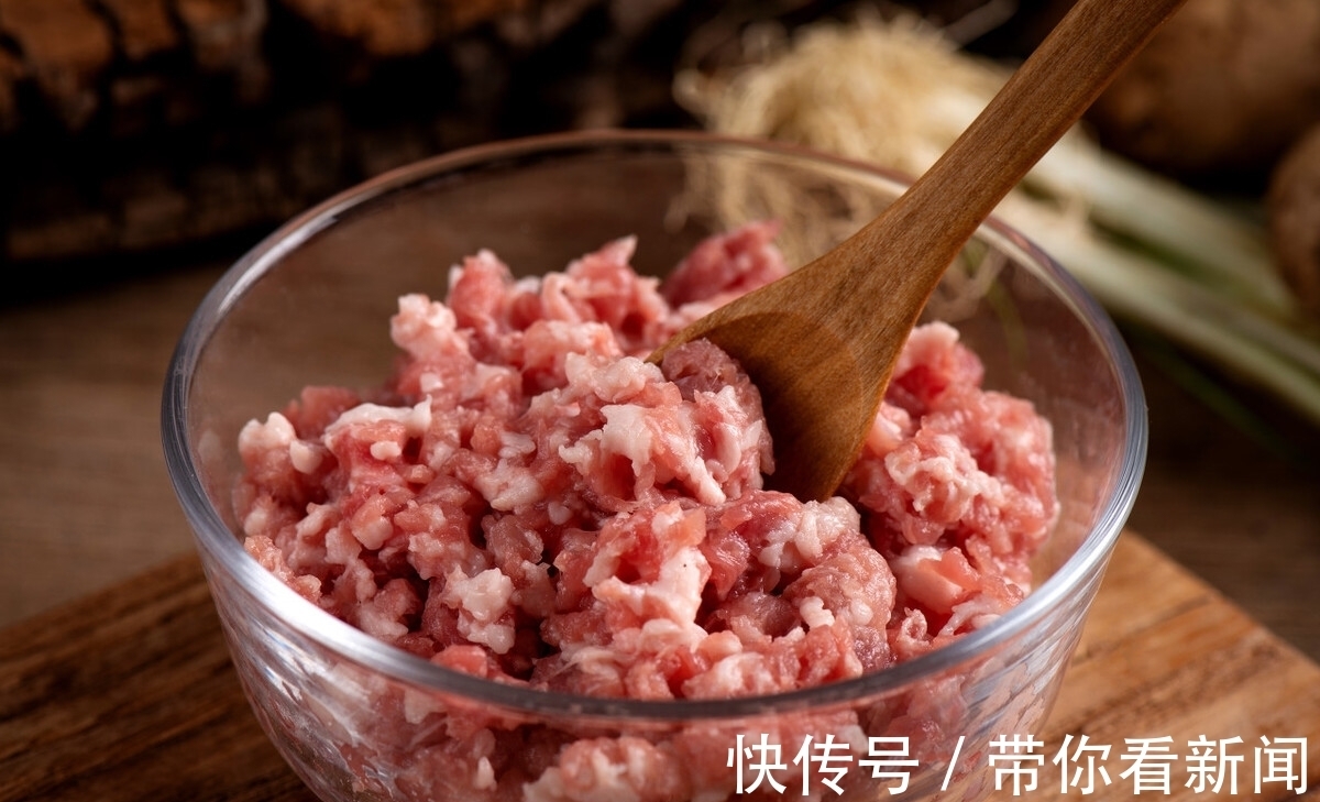 丸子|炸丸子，记住不要放面粉和淀粉，教你正确方法，外酥里嫩又弹牙